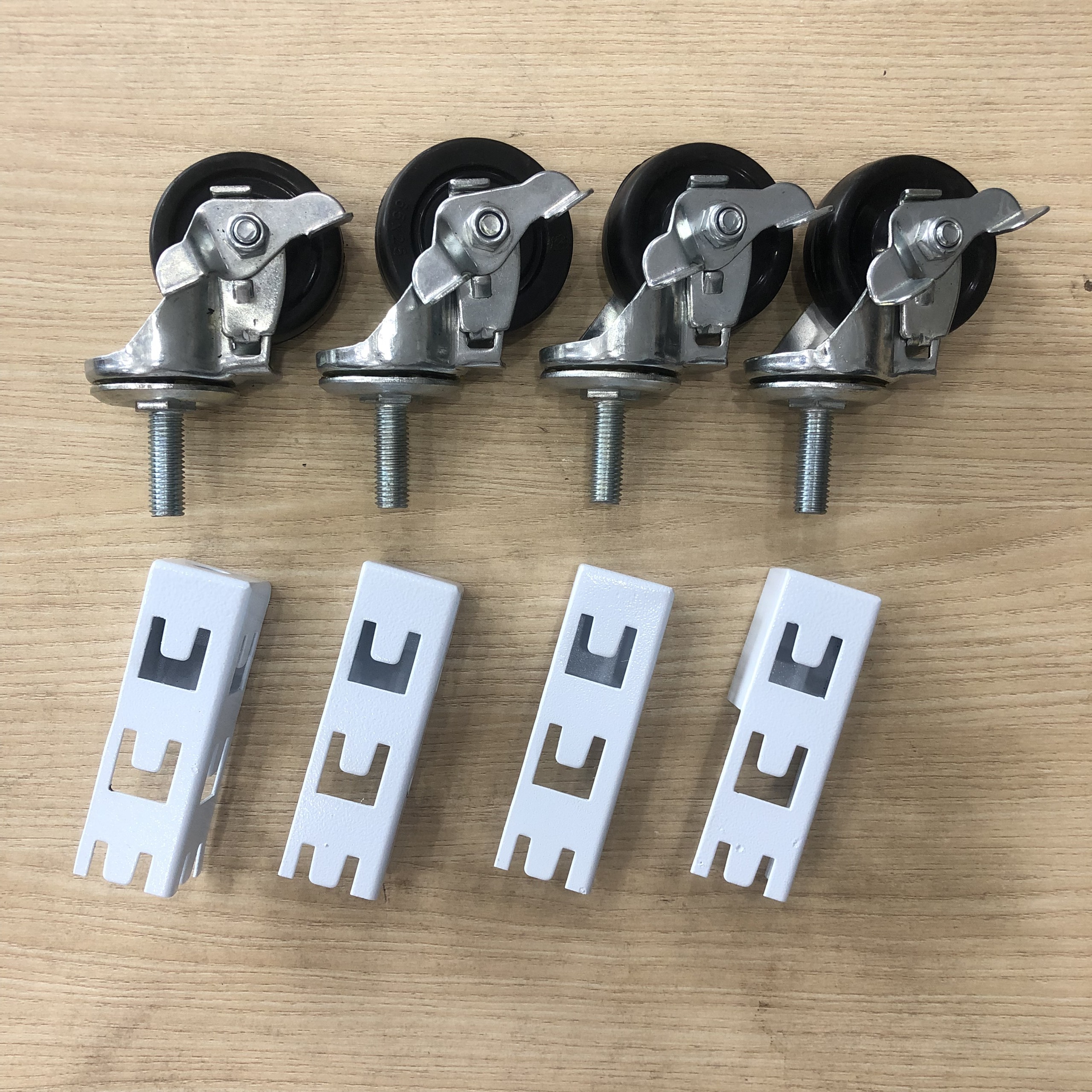 FABINA white shelf and base wheel set