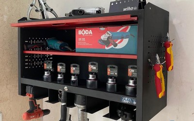 So sánh tủ dụng cụ treo tường và tủ dụng cụ di động